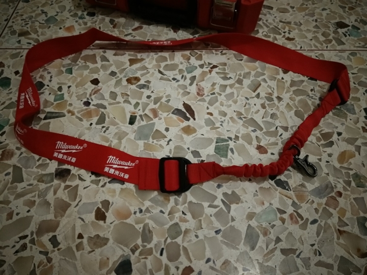 Milwaukee M18BID-402C 18V鋰電衝擊起子機 開箱