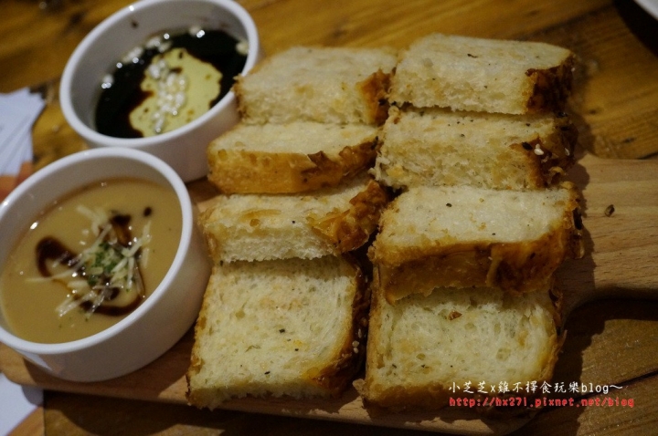 【台北美食】特色小店推薦 蜜多甜點屋/藤香厚工豆花/米食Rice Moment  狗狗造型馬卡龍 臺北美食店家再造計畫- 品味臺北街角美食之旅