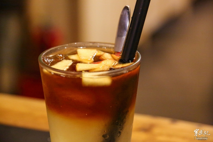 捷運101站‧POND BURGER CAFE｜咖啡館也有美味秘製漢堡/早午餐‧獨立大包廂用餐氣氛佳！