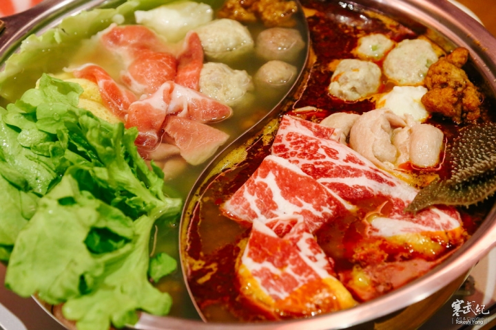 【中肯‧食記】中山區‧八條麻辣鍋｜正宗重慶毛肚火鍋‧八條通隱藏版超美味麻辣鍋！超大片沙朗涮牛排！