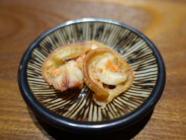 [食記] 鮨一 Sushi ichi。無菜單料理--宛如劇場般的用餐場域、視覺與味覺的雙重享受!