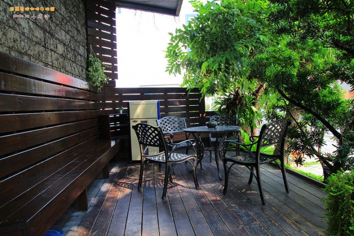 [彰化|北斗]家園藝術牛排館，彷彿在時光迴廊用餐一般， 一間充滿韻味的老式西餐廳。