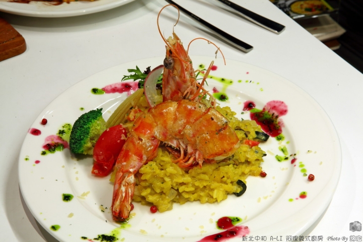 【台北美食】中永和 阿理義式廚房 A-LI 平價 聖誕大餐推薦~ 氣氛濃郁又好吃！早午餐、義大利麵、鬆餅全天供應