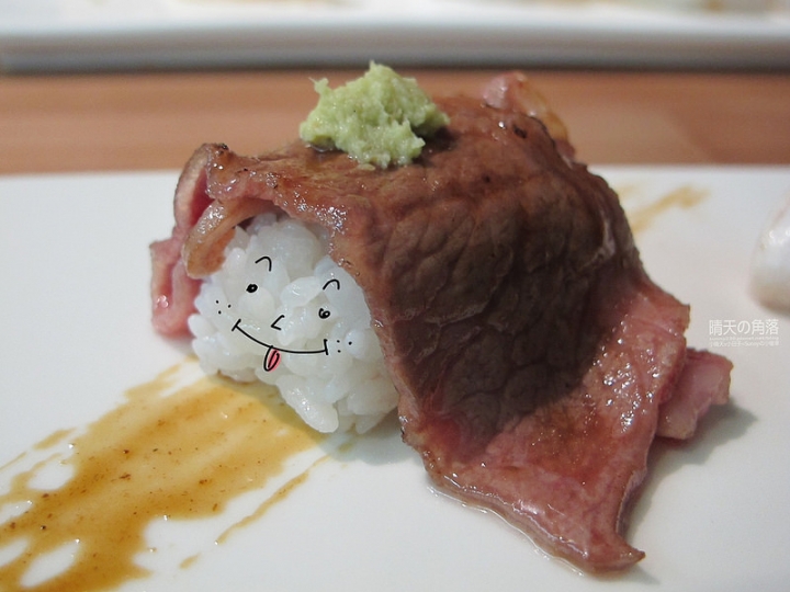 嘉義x日式料理｜米上有魚．好吃平易近人的平價日式創意壽司店，大推炙燒和牛握壽司/軟殼蟹創作壽司