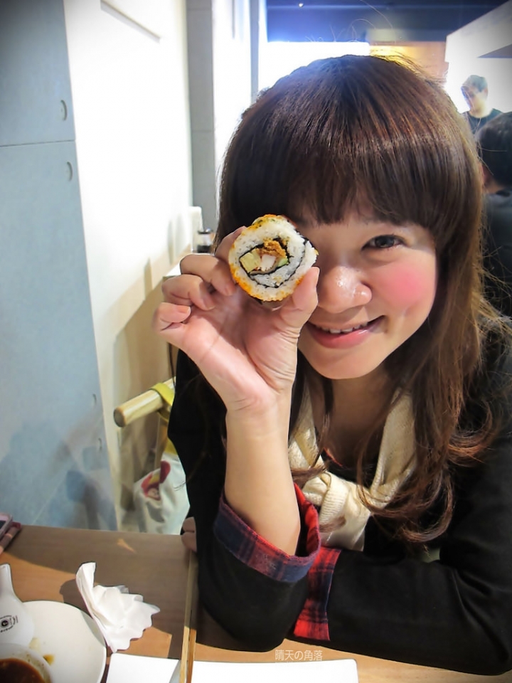 嘉義x日式料理｜米上有魚．好吃平易近人的平價日式創意壽司店，大推炙燒和牛握壽司/軟殼蟹創作壽司