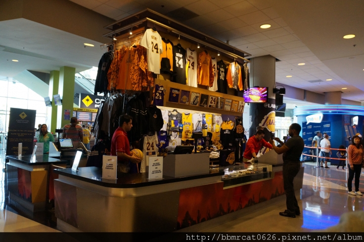 洛杉磯 Road Trip Day 6 - Staples Center - NBA 初體驗