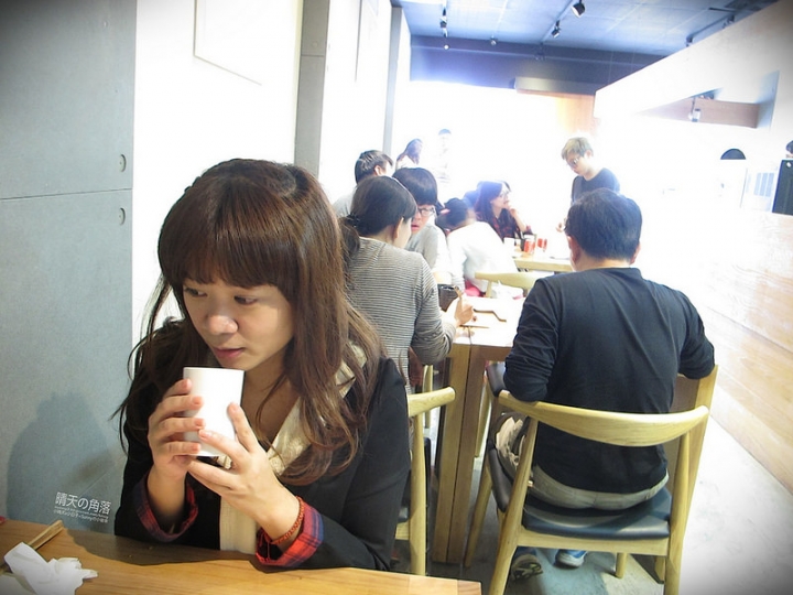 嘉義x日式料理｜米上有魚．好吃平易近人的平價日式創意壽司店，大推炙燒和牛握壽司/軟殼蟹創作壽司