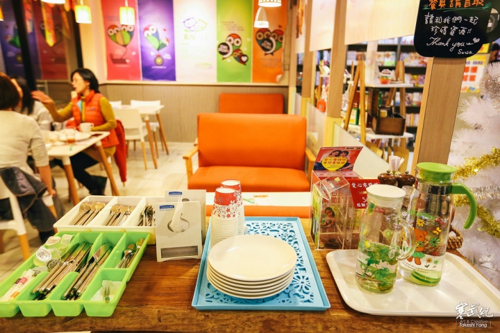 捷運公館站‧索瓦 SOWA 輕食咖啡義式料理｜隱身在書店中の有機咖啡館‧特製烘焙咖啡與健康義式輕食！