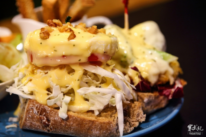 捷運101站‧POND BURGER CAFE｜咖啡館也有美味秘製漢堡/早午餐‧獨立大包廂用餐氣氛佳！