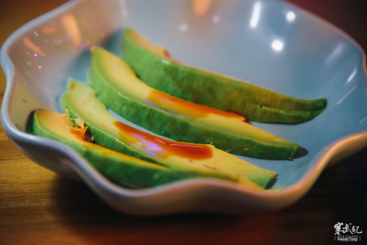 【中肯‧食記】信義區‧Izumi by Sumi 湶 加州壽司卷｜台灣加州卷教父Andy坐鎮‧奢華夜店風創作酒食！