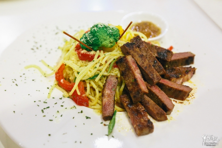 捷運公館站‧索瓦 SOWA 輕食咖啡義式料理｜隱身在書店中の有機咖啡館‧特製烘焙咖啡與健康義式輕食！