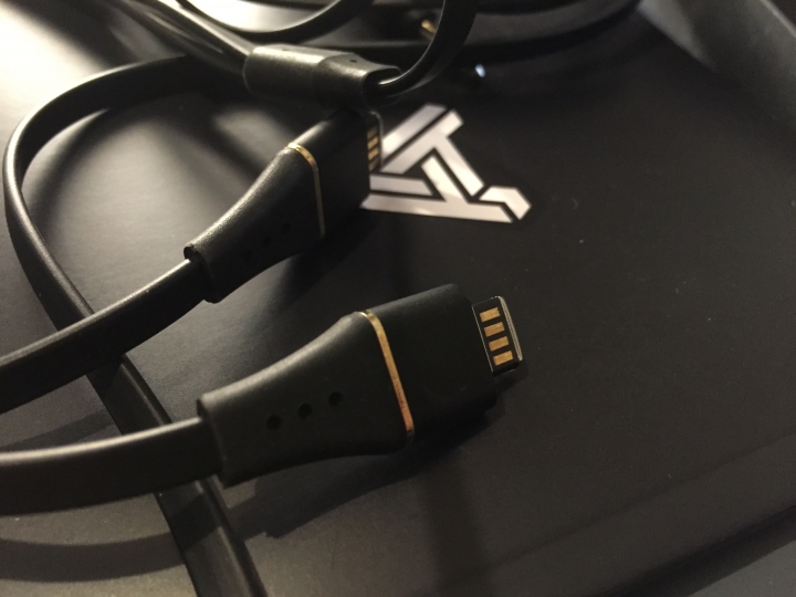 Audeze EL-8 的一些感想︰不似預期的(非)入門平板