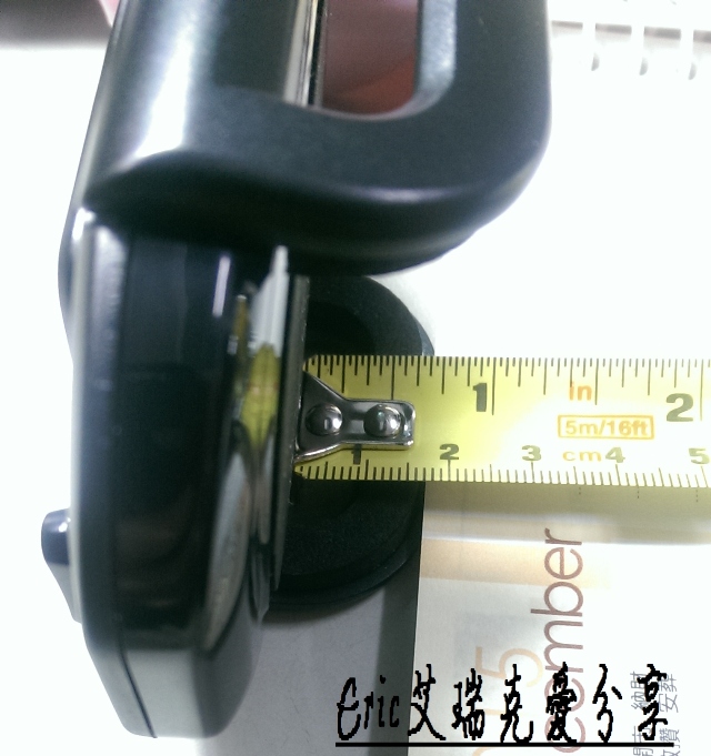[開箱.心得] iPhone 6 Plus 的車架 Peripower ORCA 任意黏 手機架