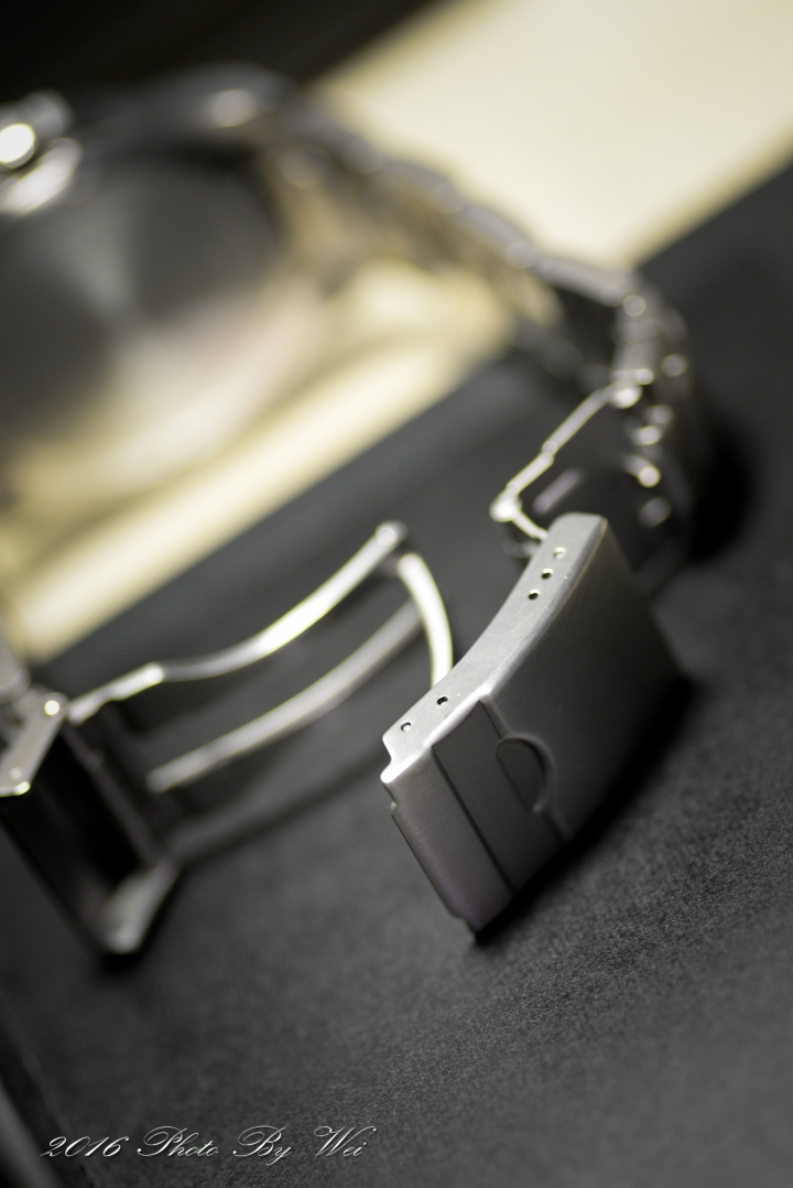 (開箱) Victorinox Swiss Army Classic Maverick GS Dual Time雙時區潛水錶