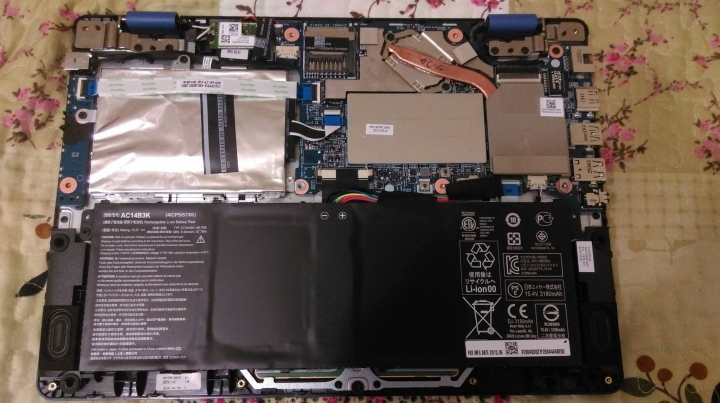 [開箱]ACER R3-131T 360度翻轉觸控筆電