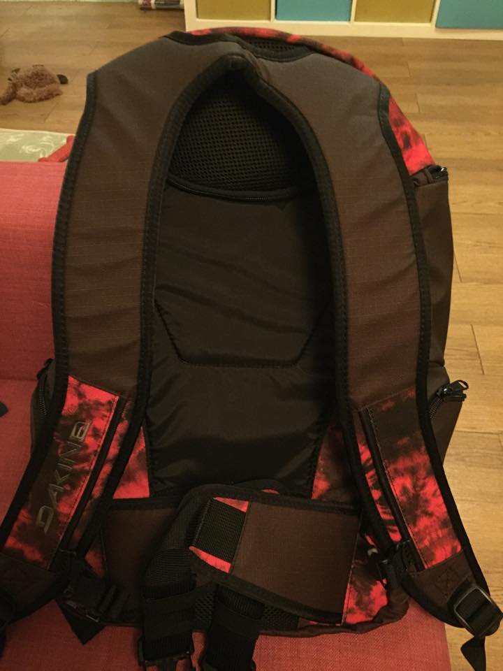 Dakine 戶外背包開箱