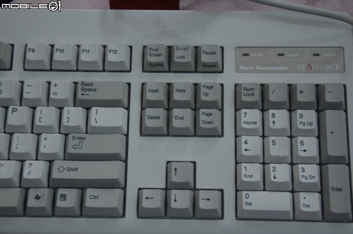 第一把靜電鍵盤realforce 104U
