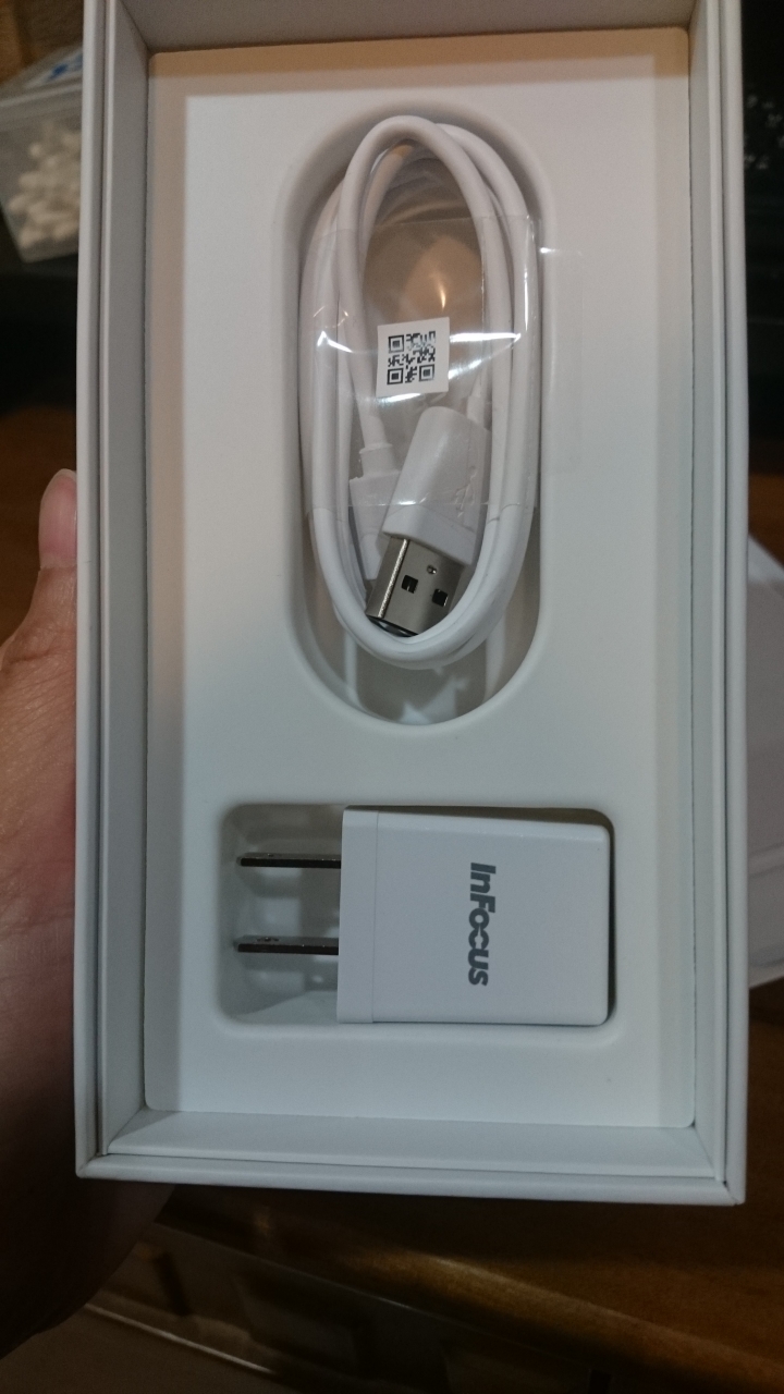 InFocus M808 開箱分享