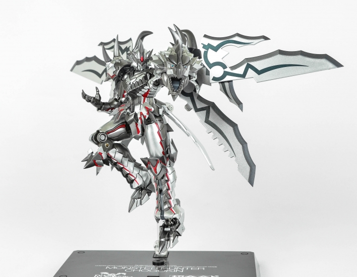 簡易開箱  魔物獵人 G級變形 雄火龍 風化銀
