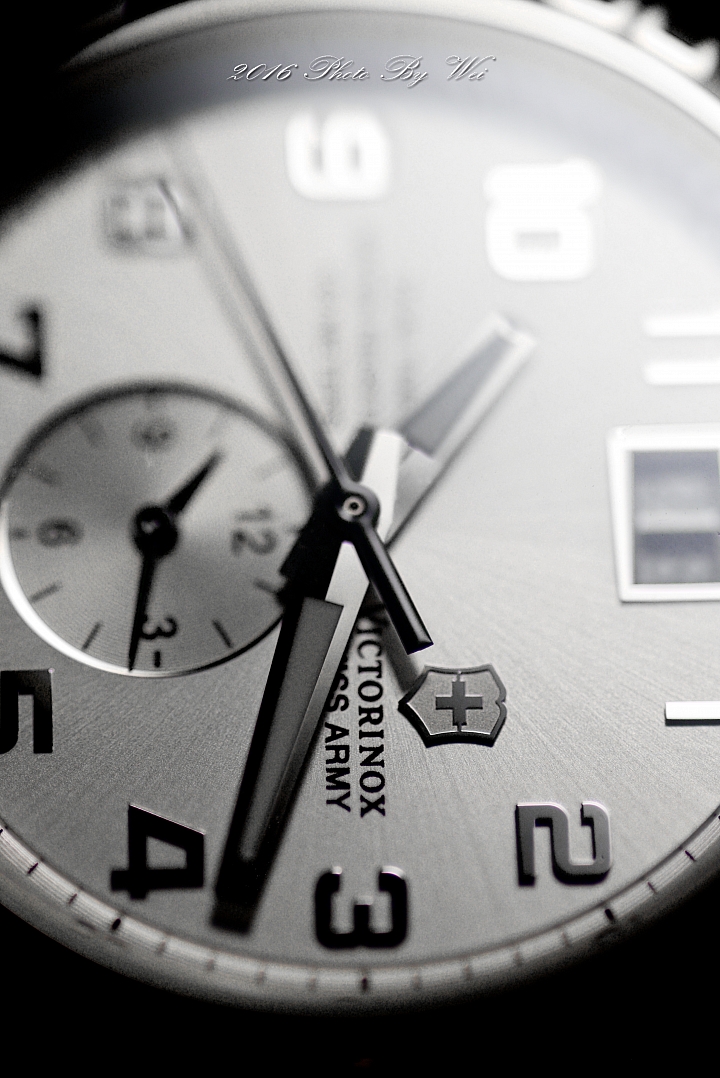 (開箱) Victorinox Swiss Army Classic Maverick GS Dual Time雙時區潛水錶