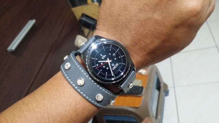 [開箱]Galaxy Gear S2 晶耀典藏版- 施華洛世奇 經典款錶帶