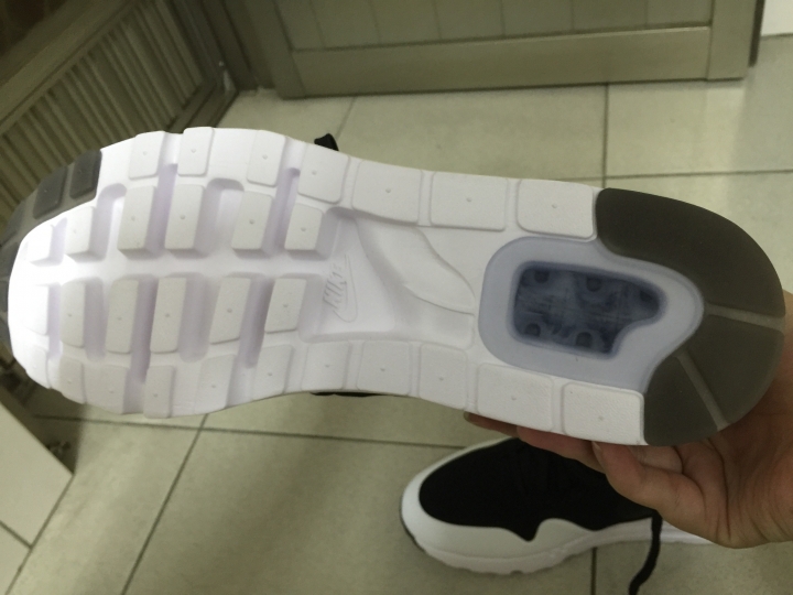 這雙是 NIKE殺人鯨 嗎?