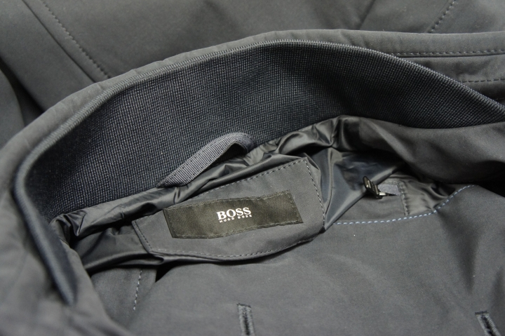 [開箱]Hugo Boss 防潑水風衣