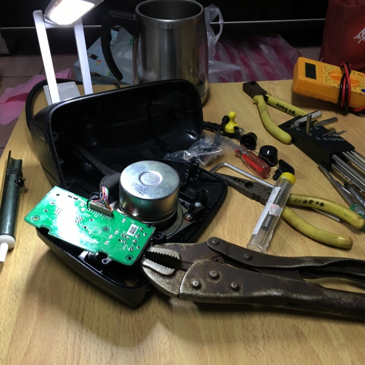 DIY 維修羅技Logitech Z623 THX 音響電源開關不良