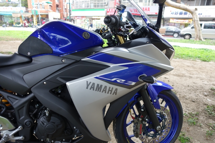 開箱分享 : R3 賽車基因 遇上 MT03 街跑舒適