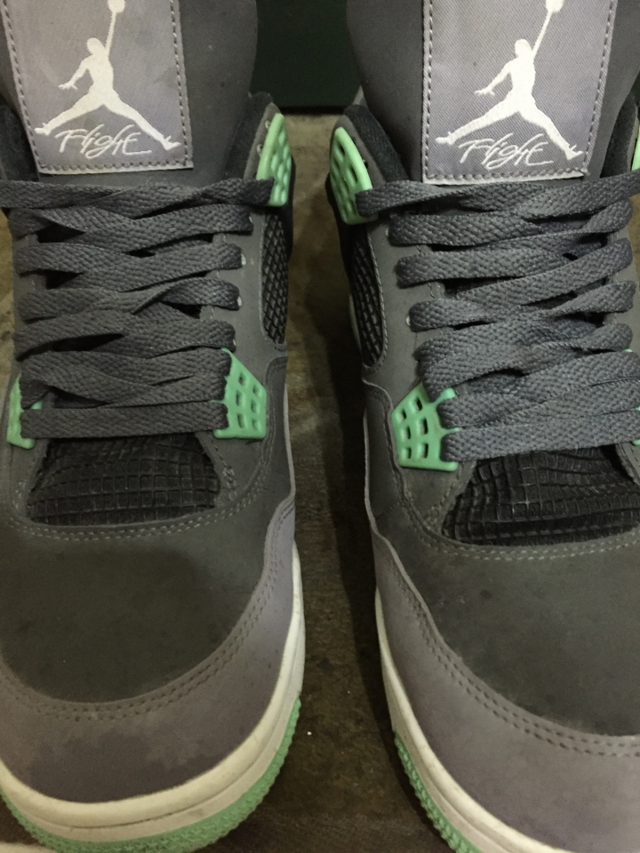 Jordan 4 green glow 跪求各位神人鑑定真假