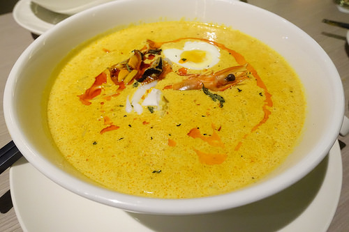 【食記】捷運忠孝復興站。One Restaurant & Lounge~南洋料理配精緻調酒
