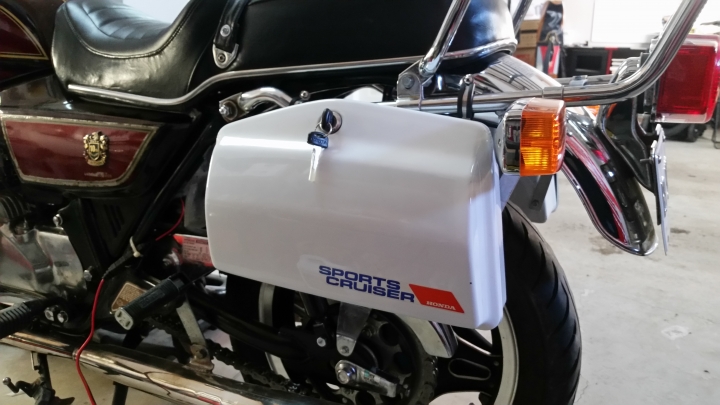 CB750 上 王牌 側廂