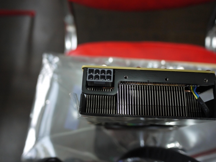 [開箱 ]年終衝一張!!  撼訊 AMD R9 Nano 4GB