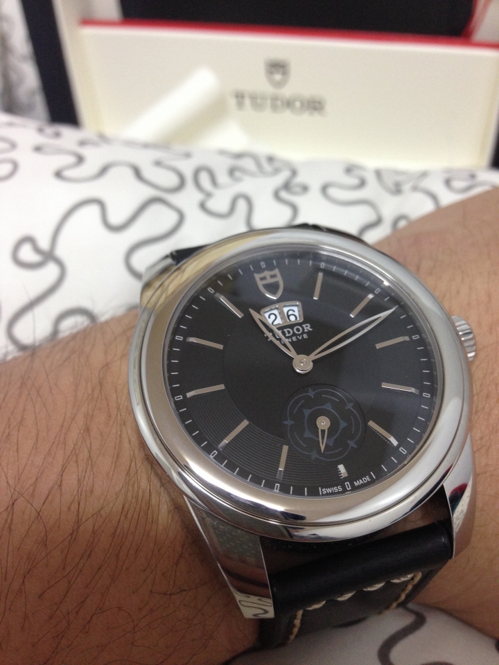 【開箱】TUDOR Double-Date以盾牌攜載著玫瑰