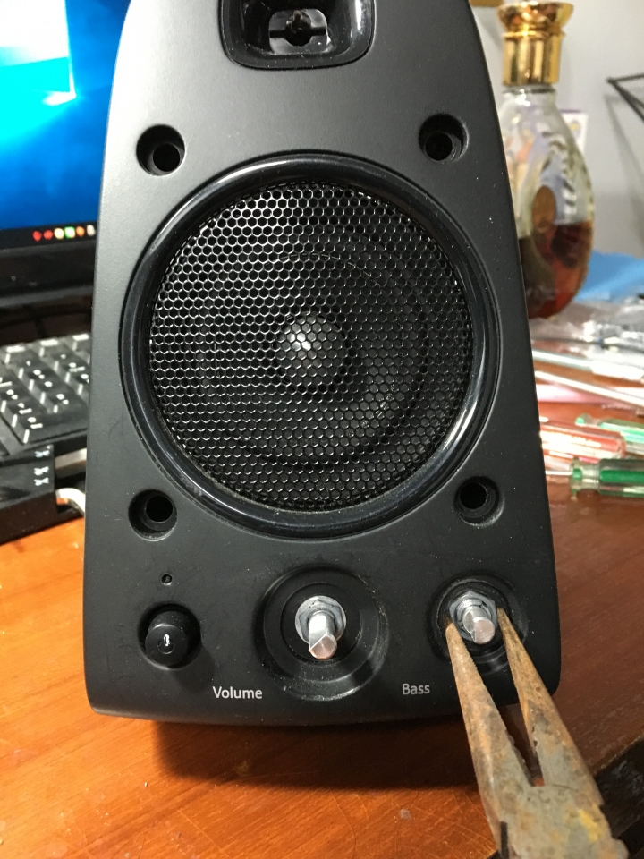 DIY 維修羅技Logitech Z623 THX 音響電源開關不良