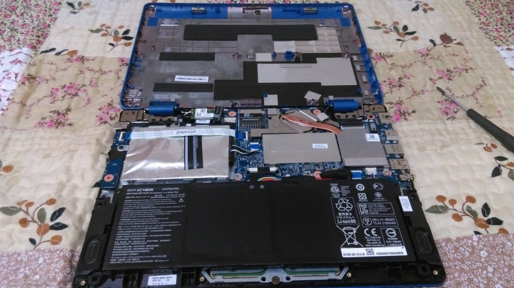 [開箱]ACER R3-131T 360度翻轉觸控筆電