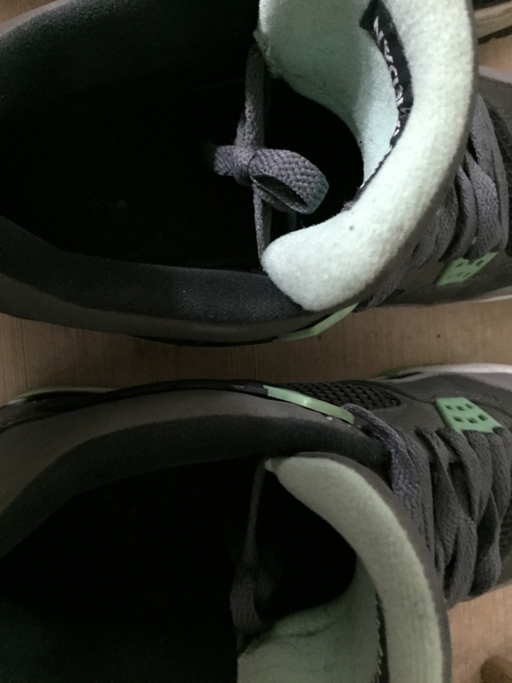 Jordan 4 green glow 跪求各位神人鑑定真假