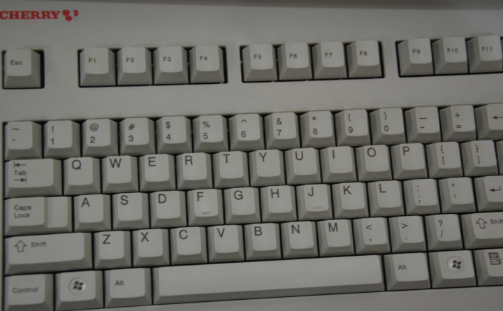 第一把靜電鍵盤realforce 104U