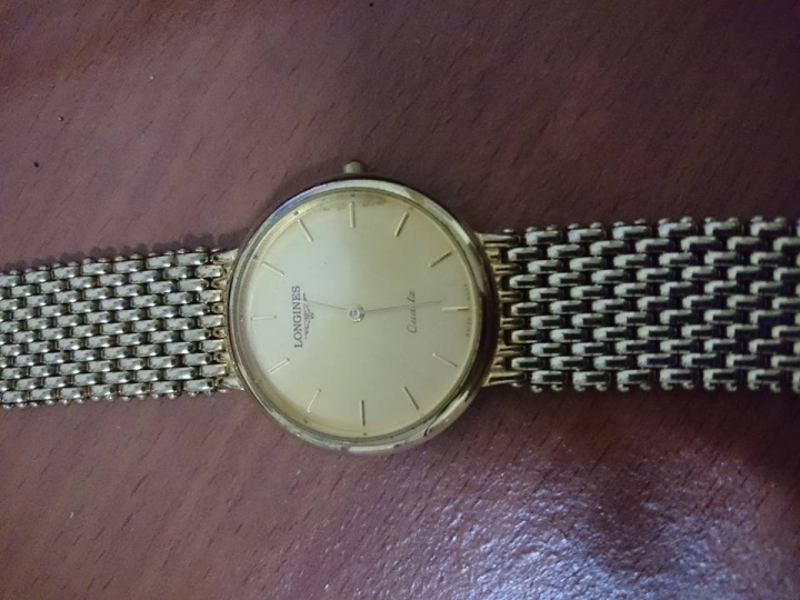 各位大大 想詢問longines手錶真假