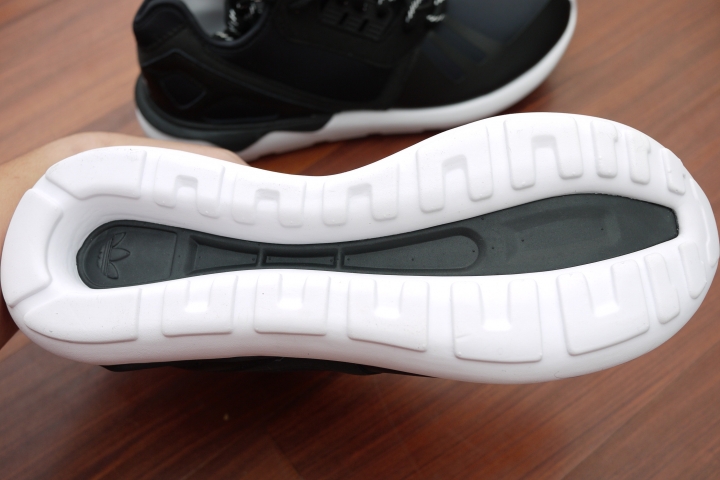 有錢沒錢,買雙新鞋好過年!adidas tubular runner