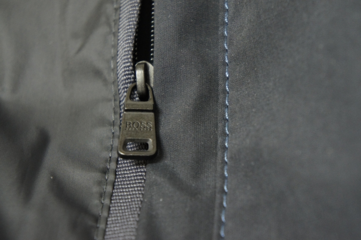 [開箱]Hugo Boss 防潑水風衣