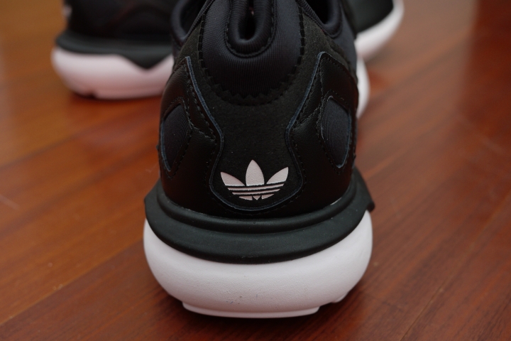 有錢沒錢,買雙新鞋好過年!adidas tubular runner