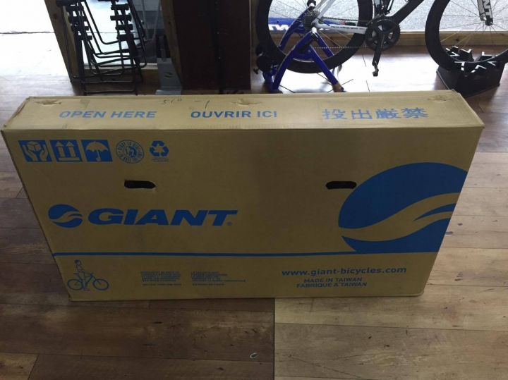 [開箱]新手首po Giant TCR SLR2 第一台公路車 看好久 ~~ 開心!