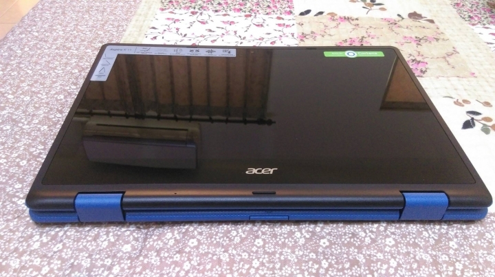 [開箱]ACER R3-131T 360度翻轉觸控筆電