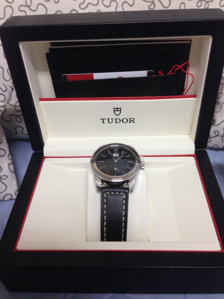 【開箱】TUDOR Double-Date以盾牌攜載著玫瑰