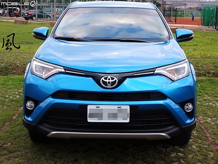 TOYOTA RAV4 2.0豪華版璀璨藍之交車心得分享