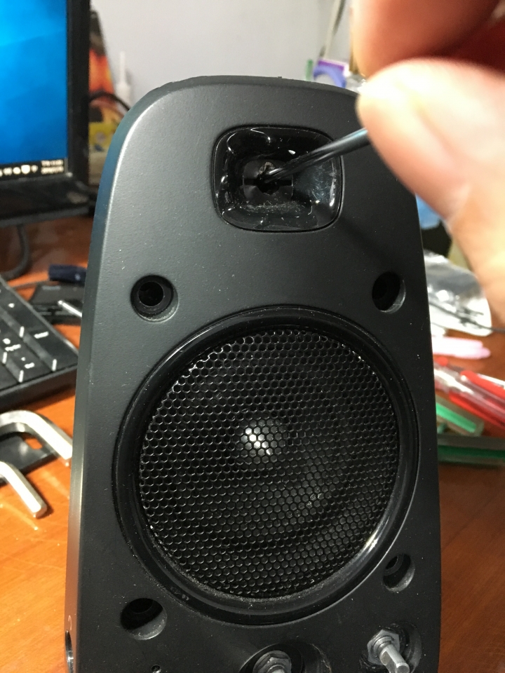 DIY 維修羅技Logitech Z623 THX 音響電源開關不良