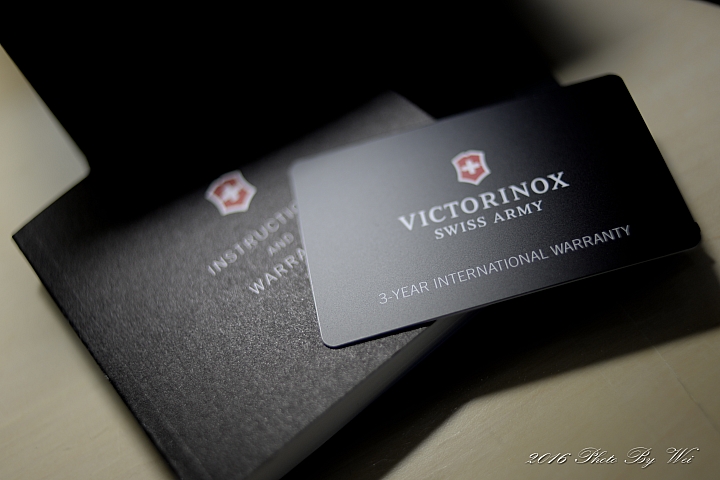 (開箱) Victorinox Swiss Army Classic Maverick GS Dual Time雙時區潛水錶