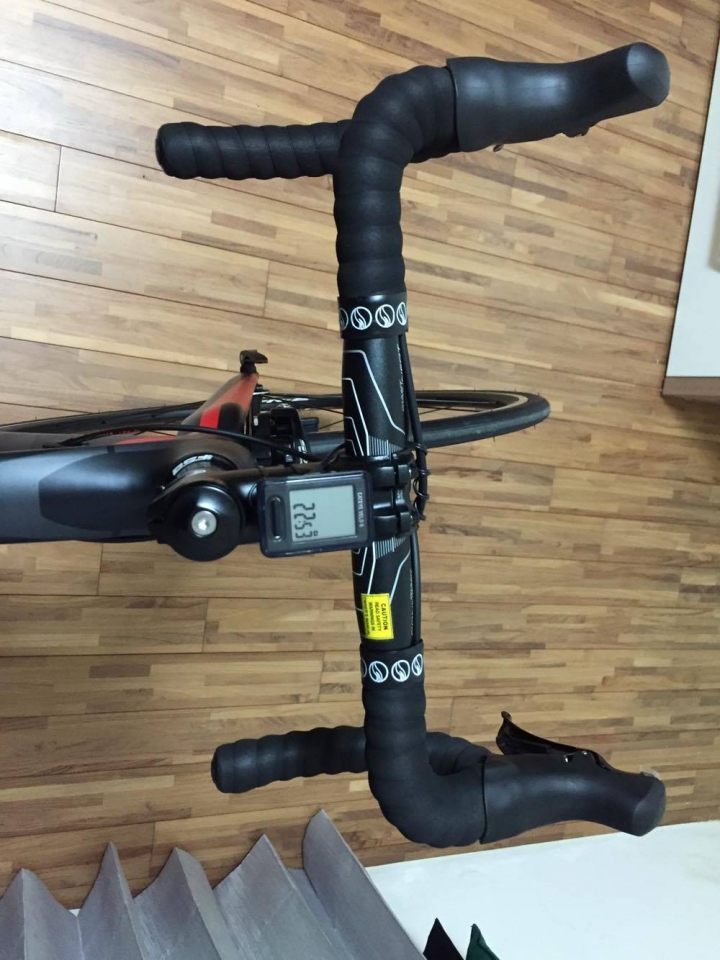 [開箱]新手首po Giant TCR SLR2 第一台公路車 看好久 ~~ 開心!