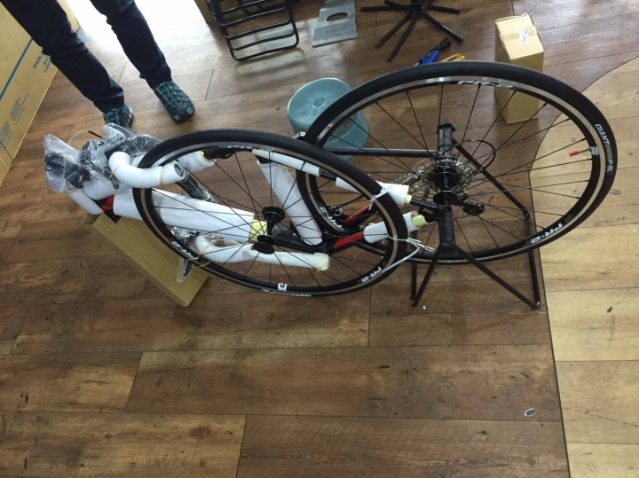 [開箱]新手首po Giant TCR SLR2 第一台公路車 看好久 ~~ 開心!